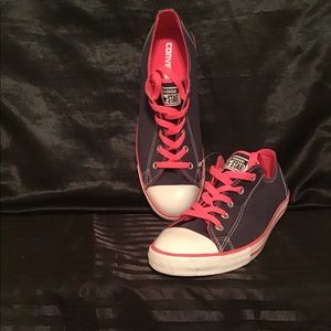 Converse Allstars blue and pink never worn.